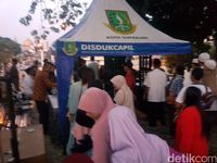 Jokowi dan Iriana Salat Idul Adha di Lapangan Merdeka Kota Sukabumi