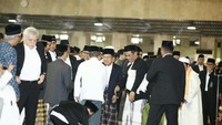JK berharap hewan-hewan kurban yang diserahkannya itu dapat bermanfaat untuk banyak pihak sebagai makna dari pengorbanan.  (Foto: Dok. Tim Media Wapres/Sys Milla)