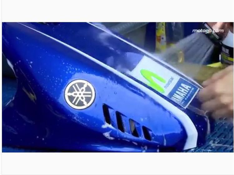 Melihat Proses Motor MotoGP Dicuci, Detail Banget