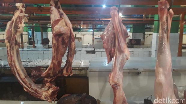 Daging sapi di Pasar Jatinegara Rp 120.000/kg