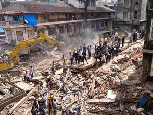 Korban Tewas Gedung Ambruk di Mumbai Jadi 33 Orang