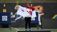 Sri Ranti menjadi pembuka lumbung emas Indonesia di SEA Games 2017 Kuala Lumpur. Dia mendapatkannya dari panahan nomor compound perorangan putri. (Sigid Kurniawan/Antara Foto)