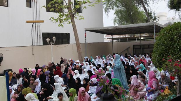 Melihat Khusyuknya Salat Idul Adha WNI di Abu Dhabi
