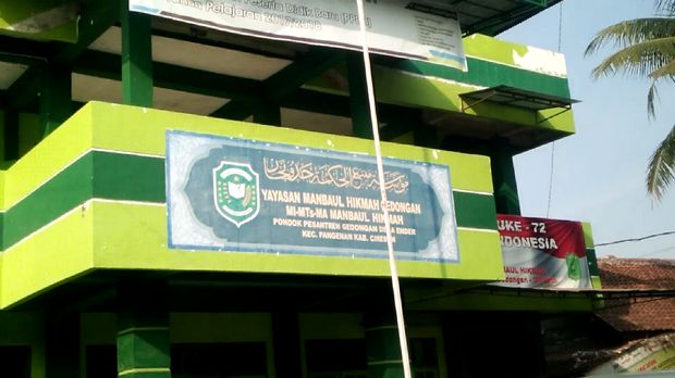 Idul Adha, Menhub Berkurban Sapi Limosin di Ponpes Gedongan Cirebon