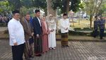 Pose Jokowi Bareng Sapi Kurban 1,2 Ton