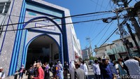 Jemaah berasal dari berbagai negara, termasuk mereka yang tengah berwisata di Seoul.