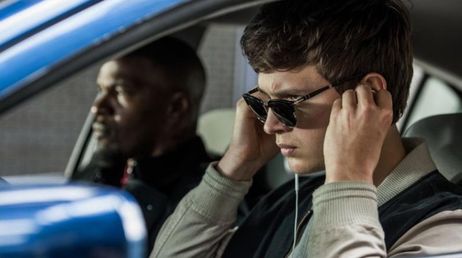 Ansel Elgort bersama lawan mainnya yang lain dalam film Baby Driver, aktor Jamie Foxx. Mereka siap beraksi ngebut di jalanan. Foto: Dok. Instagram
