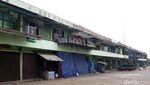 Pasar Induk Cipinang di Hari Pertama Harga Patokan Beras Berlaku