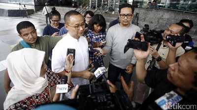 Sekjen PAN Jenguk Bunda Sitha di KPK