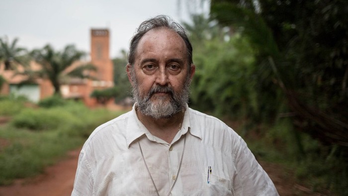 Uskup Katolik Lindungi 2 Ribu Warga Muslim dari Kejaran Milisi