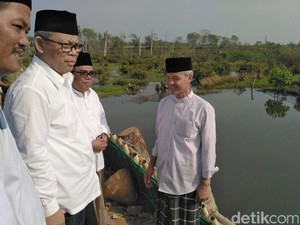 Ganjar Apresiasi Penanganan Rob di Pekalongan