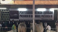 Bersama ini saya menyerahkan kepada Dirjen untuk diteruskan kepada pengurus Masjid Istiqlal untuk menjadi hewan kurban atas nama Presiden dan Wapres untuk dibagikan kepada yang berhak, umat Islam yang berhak, ujar JK. (Faiq Hidayat/detikcom)