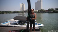 Muhammad Zahidi Putu Pranoto meraih emas ke-35 dari ski air di kelas individual jump putra. (Agung Pambudhy/detikSport)  