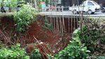 Jalan Pramuka Depok Longsor