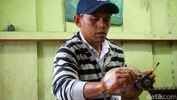 Harga 1 cincinnya berkisar antara Rp 100 ribu sampai yang paling mahal sekitar Rp 1,5 Juta. Jauh turun dibandingkan saat masih ngetren dulu (Wahyu/detikTravel)