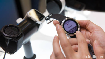 Salah satu smartwatch yang ikut dipamerkan. Foto: Getty Images