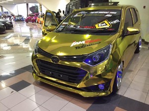 Daihatsu Sigra Berbalut Emas