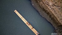 Citarum adalah sungai terbesar di Jawa Barat.
