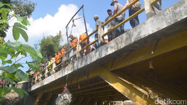 Viral karena Insiden Buang Sampah, Sungai Bogowonto Dibersihkan