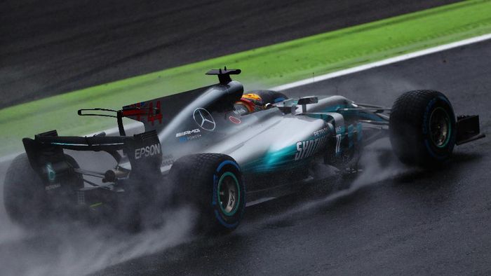 Lewis Hamilton raih pole di Kualifikasi GP Italia 2017 (Dan Istitene/Getty Images) Lewis Hamilton raih pole di Kualifikasi GP Italia 2017 (Dan Istitene/Getty Images)