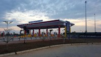 Kala senja turun di Gerbang Tol Palembang. (Dok. PT Hutama Karya)