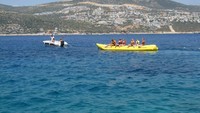 Tidak hanya itu, pengunjung juga dapat mencoba berbagai permainan air, seperti paddle board atau banana boat yang tidak kalah serunya (Beach Park Kalkan)