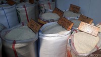 HET beras medium dipatok Rp 9.450/Kg, sementara harga dari daerah produsen Rp 9.200/kg.