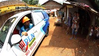 Dengan semangat Senyum Benderang Indonesia, Direksi PLN akan melakukan kunjungan ke pelanggan. Agus Trimukti/Humas PLN.