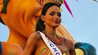 Paras mereka cantik-cantik, tinggi semampai dan berbadan ramping. Bagi para turis yang sedang berada di Cartagena, tentu benar-benar beruntung. Bisa menyaksikan parade keren dan melihat dari dekat wanita-wanita cantik Kolombia (CNN Travel)