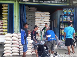 Harga Beras Premium Turun 50% Setelah Eceran Tertinggi Berlaku