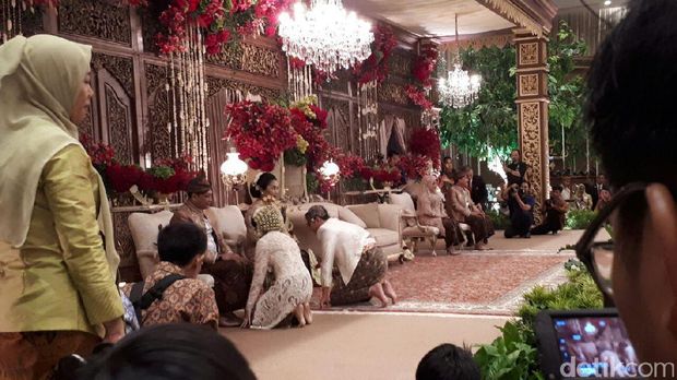 Momen Putra BG dan Putri Buwas Jalani Panggih Adat Solo