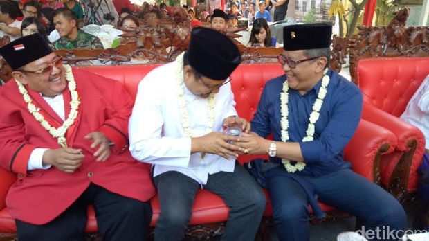 Sekjen PDIP Hasto dan Gus Ipu.