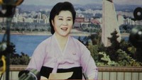 Karismanya yang besar membuat Ri Chun-Hee dianggap sebagai nenek tegas yang mewakili suara negara untuk rakyat Korut. Foto: REUTERS/Chosun Magazine/Handout