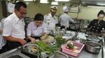 Direksi PELNI Jamu Penumpang di KM Kelud