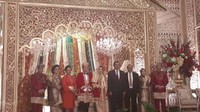 Foto: Menko Kemaritiman Luhut B Pandjaitan hadir di Resepsi pernikahan anak Buwas-BG, Nindy dan Vino. Selain Luhut tampak pula Hakim MA Gayus Lumbuun, Kapolda Papua Irjen Boy Rafli, dan Kabid Humas Polda Metro Jaya Kombes Argo Yuwono. (Dok Istimewa)