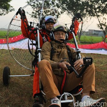 Penerbang Paramotor di Ngawi raih MURI/