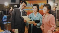 Mulai menjadi penyiar berita KCTV sejak tahun 1971, Ri Chun-Hee sebelumnya berprofesi sebagai aktris. Foto: REUTERS/Chosun Magazine/Handout