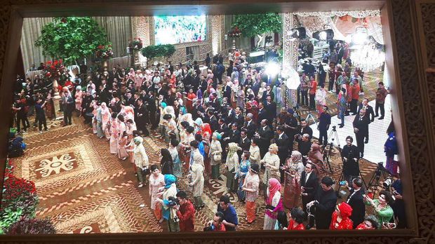 Makin Semarak, Tamu Resepsi Pernikahan Anak Buwas-BG Joget Maumere