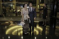 Cantiknya Dian Sastrowardoyo Bergaun 'Daur-Ulang' di Pernikahan Raisa