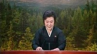 Dengan berlinangan air mata, nenek berusia 74 tahun ini mengumumkan meninggalnya Kim Il-Sung tahun 1994 dan Kim Jong-Il tahun 2011 lalu. Foto: Reuters File Photo