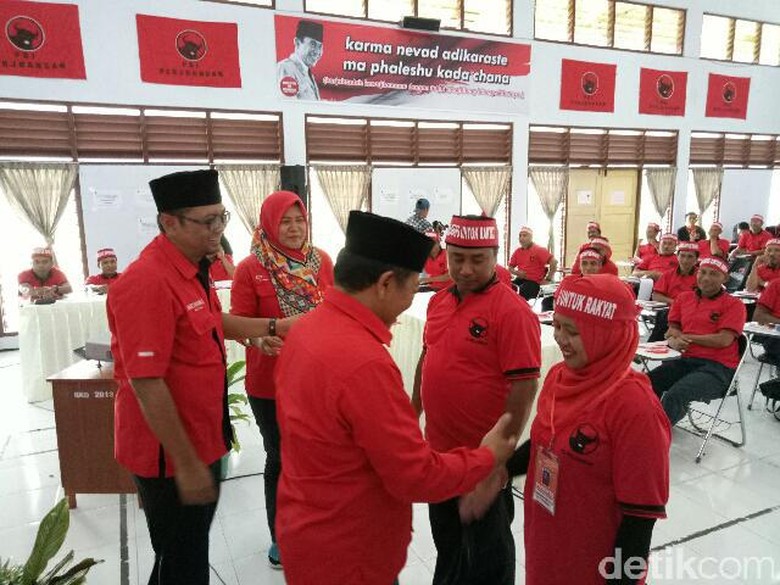 Puluhan Kader PDIP Banyuwangi Ikuti Pendidikan Pratama Puluhan Kader PDIP Banyuwangi Ikuti Pendidikan Pratama