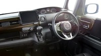 Mesin dihubungkan dengan transmisi CVT. Honda juga menawarkan pilihan penggerak semua roda (all wheel drive/AWD). Dok. Honda.
