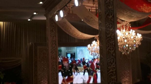 Selain musik Talempong, Tari Piring ditampilkan juga di acara resepsi pernikahan kedua anak Kepala BIN Jenderal Budi Gunawan dan Kepala BNN Komjen Buwas(Foto: Dok. Istimewa)