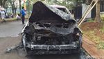 Penampakan Honda Brio yang Terbakar di Sebuah Rumah di Bekasi
