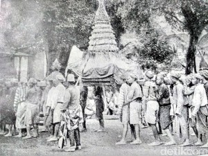 Gunungan Keraton Yogyakarta, Tempo Dulu dan Kini