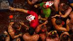 Intip Keseruan Festival Perang Tomat yang Dihadiri Puluhan Ribu Orang Ini