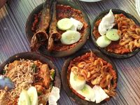 Nampol! Begor, Gurame dan Iga dengan Sambal Super Pedas