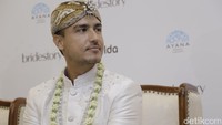 Prosesi akad nikah, adat Sunda, hingga resepsi bersama keluarga sudah selesai digelar. Kini, tengah berlangsung resepsi kedua di lokasi yang sama.  Foto: Asep Syaifullah/ detikHOT