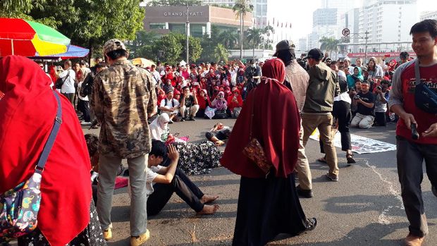 Aksi Save Rohingya di CFD / 