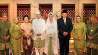 Putri pertama Menhut Zulkifli Hasan, Futri Zulya Safitri, menikah dengan anak ketiga dari mantan Ketua MPR Amien Rais, Ahmad Mumtaz Rais, pada 8 Oktober 2011. Pernikahan ini juga menjadi perhatian publik mengingat Zulkifli dan Amien Rais sama-sama politisi PAN. Saksi nikahnya adalah Presiden SBY (Cahyo/Setpres)